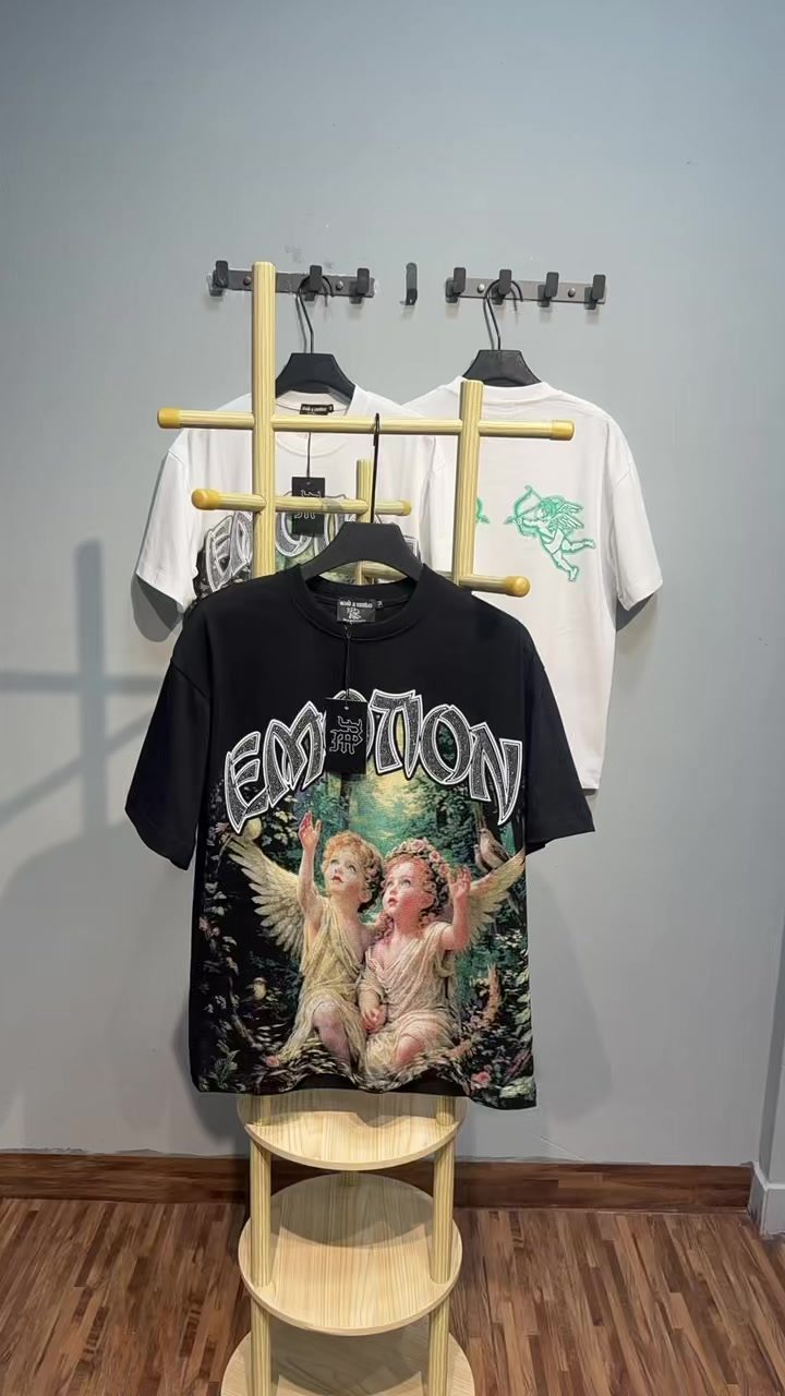 MIXED EMOTION Angel Graphic T-Shirt