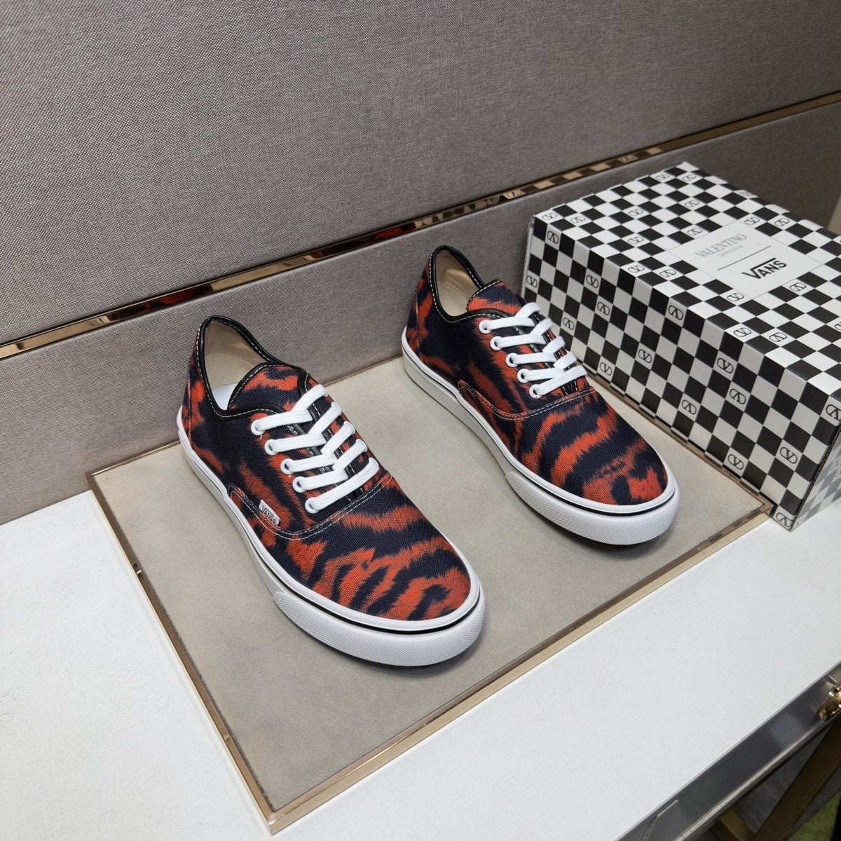Vans Men's Navy Orange Stripe Low-Top Sneakers
